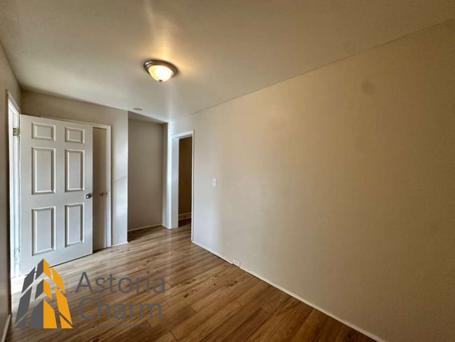 Building Photo - 910 Edmondson Ave