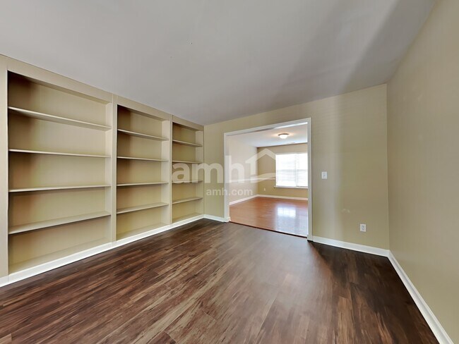 Building Photo - 1008 Golden Crest Drive