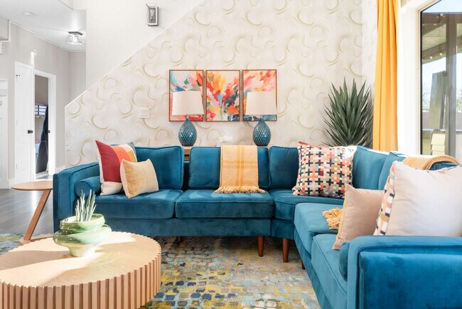 Foto del edificio - 4900 S Springs Dr