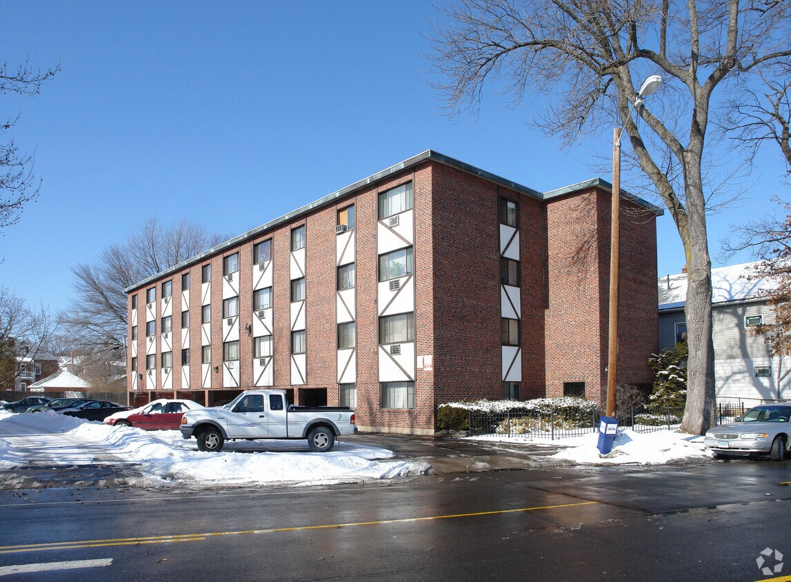 Primary Photo - 813 Maple Ave