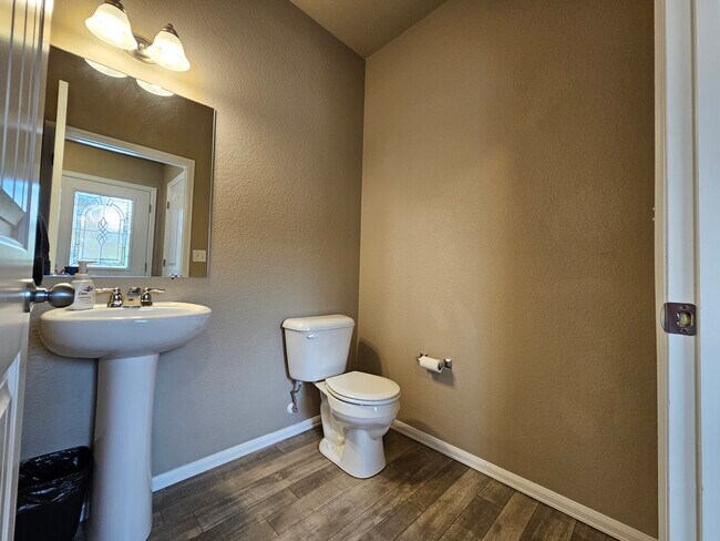 Foto del edificio - 7673 Jack Pine Grv