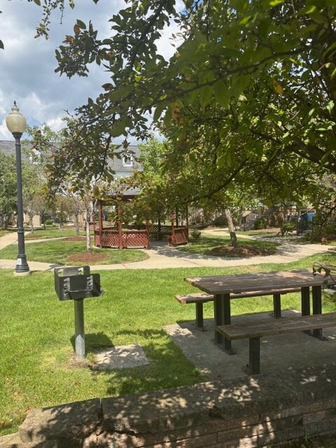 Foto del edificio - 1105 Freesia Ct