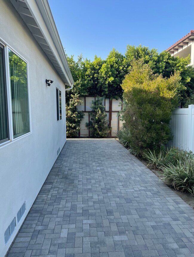 6019 Rhodes Ave, North Hollywood, CA 91606 House Rental in North