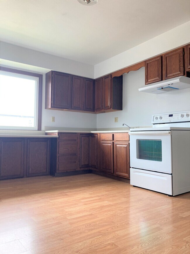 Kitchen - 318 E Brown St