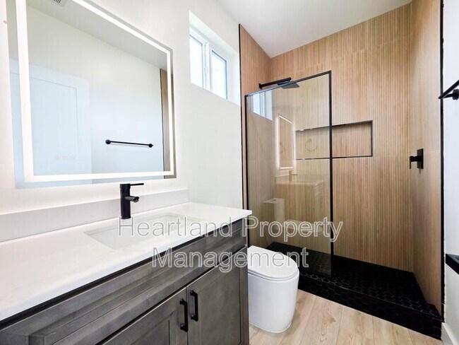Foto del edificio - 3348 Lockwood Dr