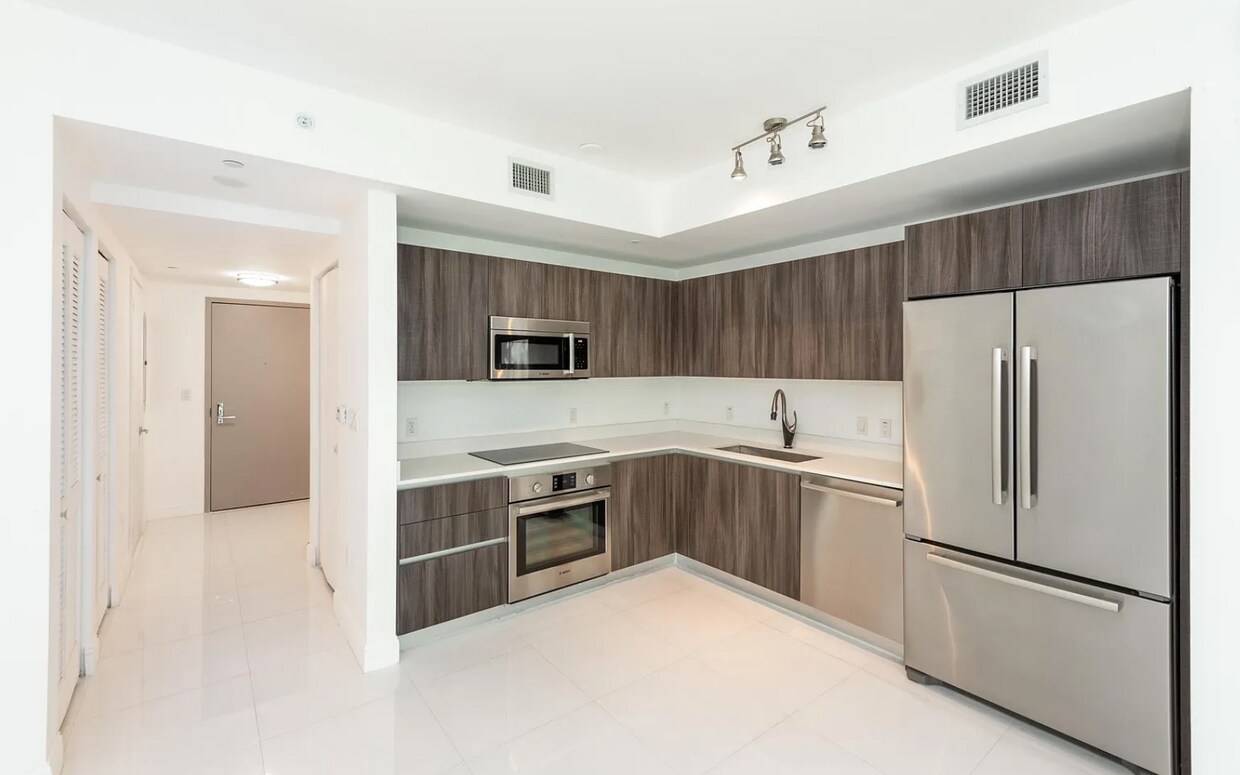 Foto principal - 488 NE 18th St
