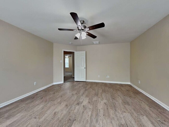 Building Photo - 13742 Clarks Fork Dr