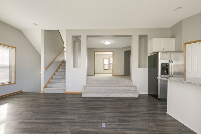Dining area - 5030 Fountain Ln N