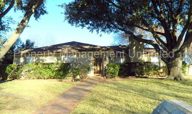 Building Photo - 1104 Gracelane Dr