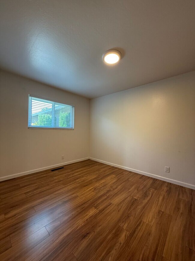 Foto del edificio - 2 Bedroom, 1 Bath  Duplex - Mountain View ...