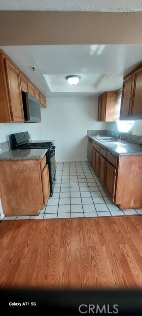 Building Photo - 1706 Grismer Ave