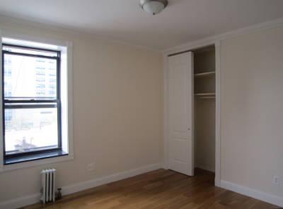 Building Photo - 330 E 100th St