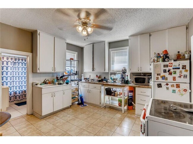 Foto del edificio - 634 19th Ave NE
