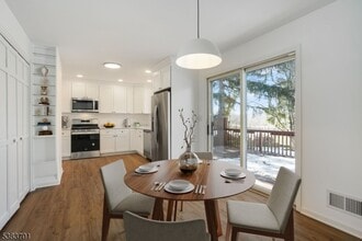 Building Photo - 178 Meyersville Rd