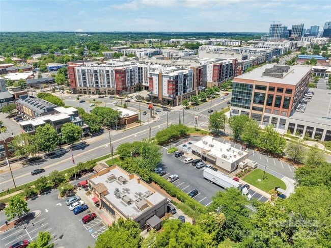 Foto del edificio - 3000 South Blvd