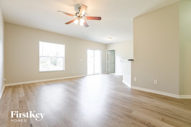 Building Photo - 4167 N Biscayne Dr