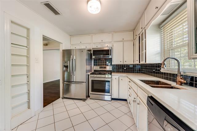 Building Photo - 3810 Whitehall Dr