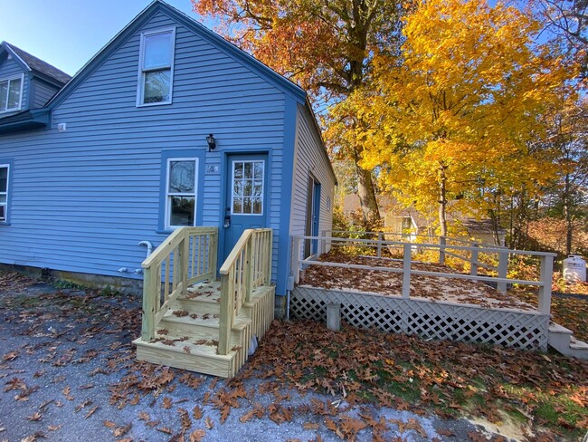 Building Photo - Recently Remodeled one bedroom with large ...