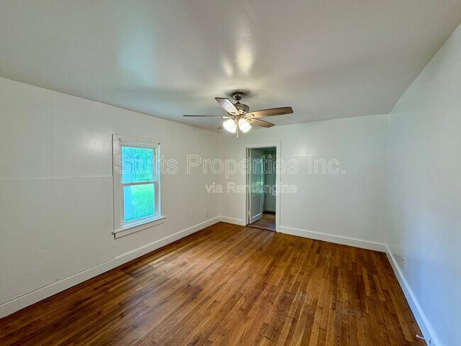 Foto del edificio - 512 Trade St