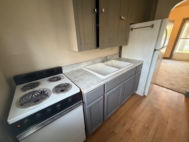 Foto del edificio - 312 W 9th Ave