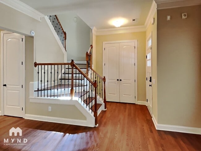 Building Photo - 807 Herrin Ave