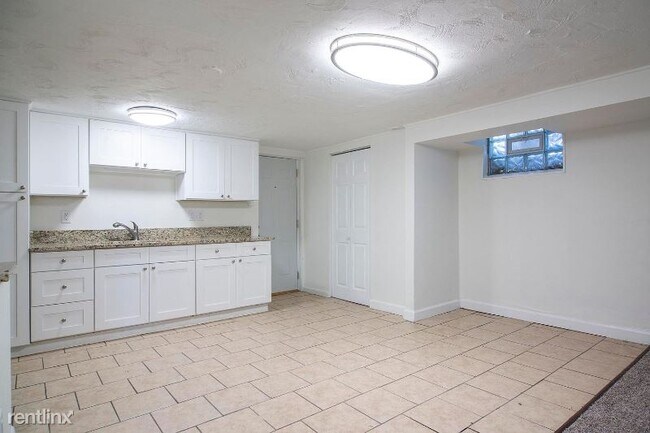 Building Photo - 2 br, 1 bath Townhome - 3404 Cambridge Ct # A