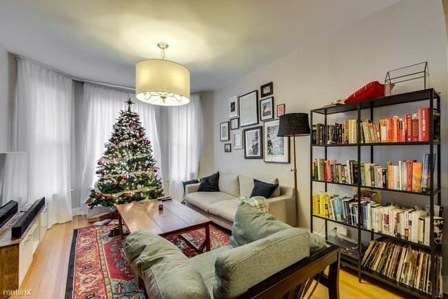 Building Photo - 2 br, 1 bath Apartment - 2434 N Albany Ave #1