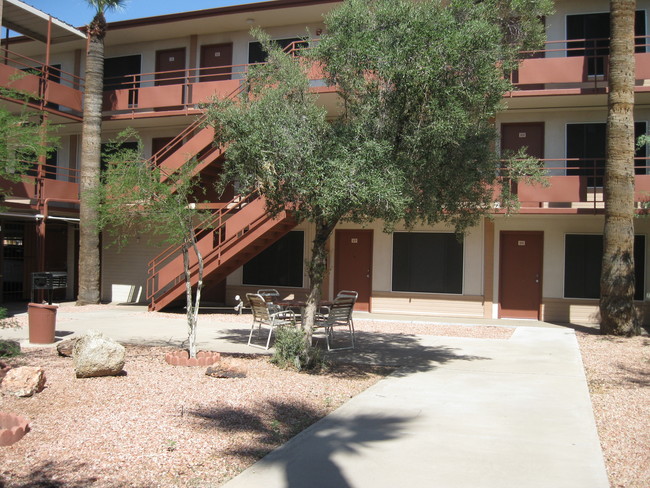 Foto del edificio - Ambassador West Apartments