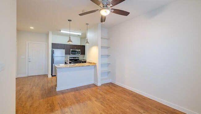 Foto del edificio - 6725 Circle S Rd