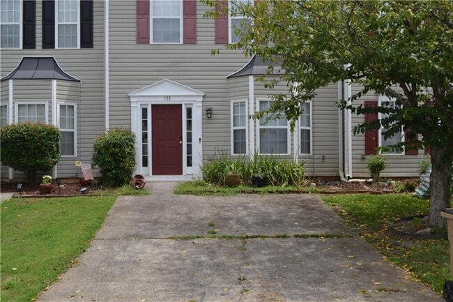 Building Photo - 133 Benfield Cir SE