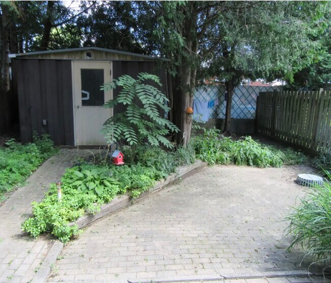 Photo du bâtiment - 107 Emma St