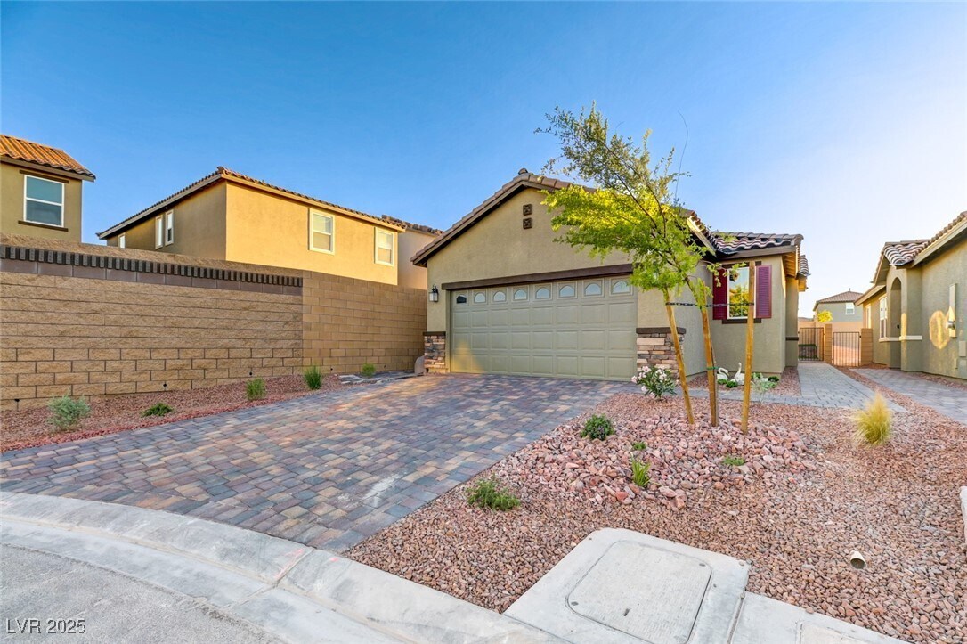 Foto principal - 9133 Ruby Cove Ct