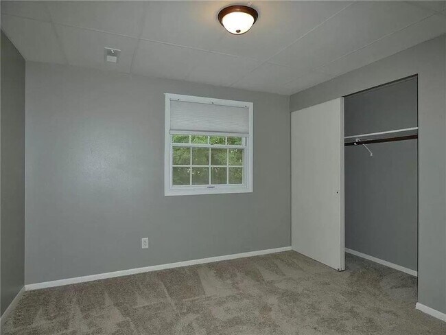 Fotografía del edificio - 77 Brook Cir