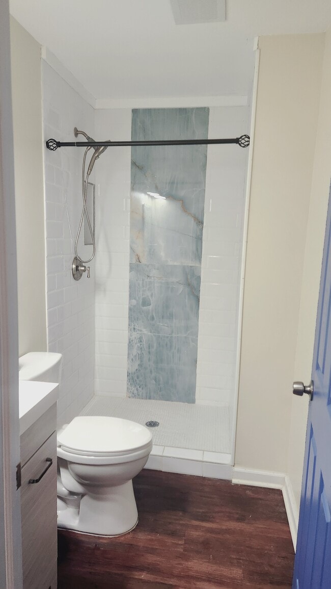 Shower - 1721 Beechwood Blvd SW