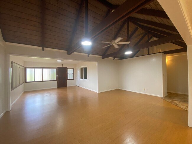 Foto del edificio - For Rent - 94-498 Hokuili St.
