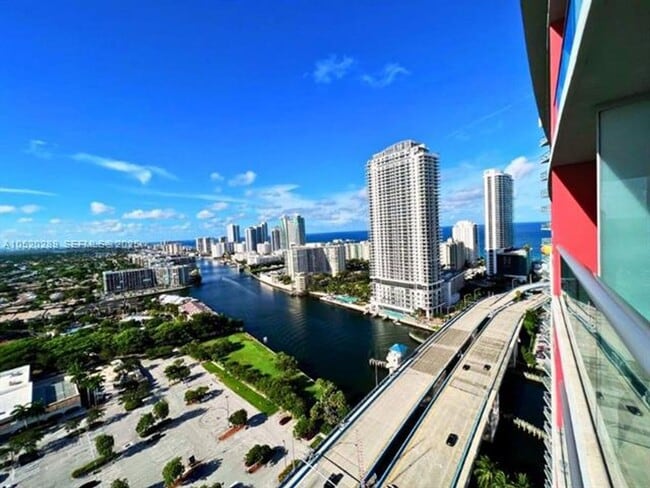 Building Photo - 2600 E Hallandale Beach Blvd