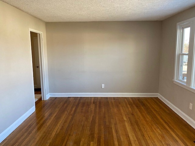 Building Photo - 354 Lowry Dr SW