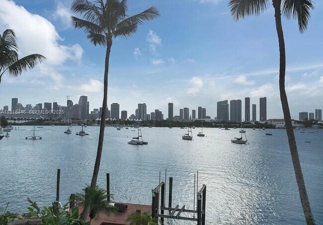 Building Photo - 432 S Hibiscus Dr