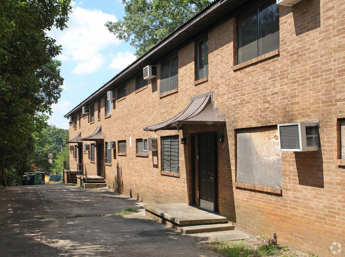 Building Photo - 755 St Charles Ave
