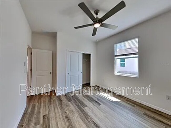 Foto del edificio - 12043 Crossgate Ave