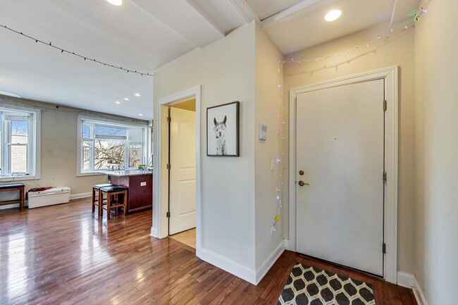 Foto del edificio - 2073 N Lincoln Ave