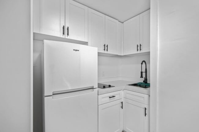 Building Photo - 1607 Hayes St