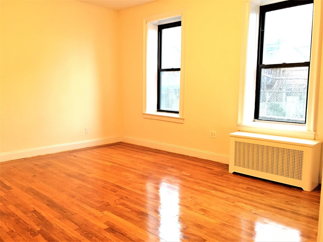 Primary Photo - 4516 44th St
