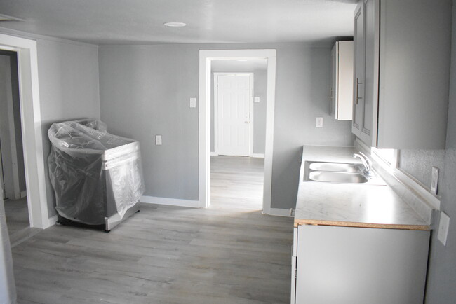 Building Photo - 1709 Boney St