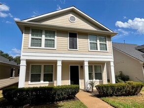Building Photo - 3951 Town Park Ln