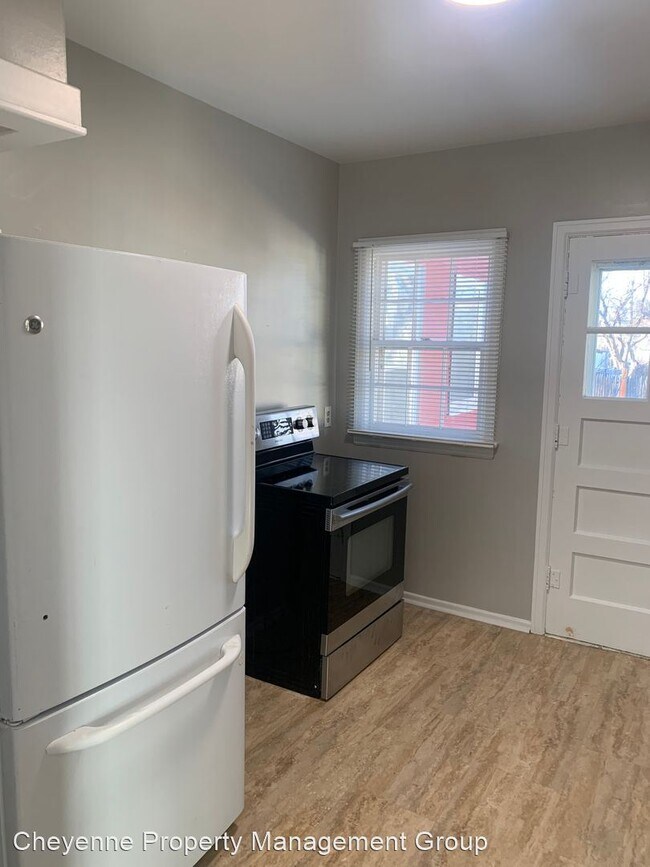 Building Photo - 2 br, 1 bath House - 1614 E 17th St
