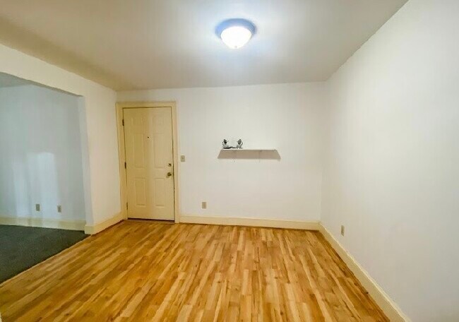 Foto del edificio - 24 Parkwood Dr