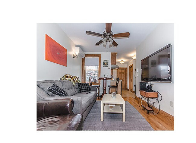 Foto del edificio - 14 S Russell St