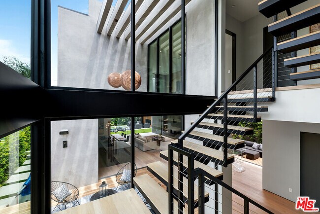 Foto del edificio - 434 Flores St