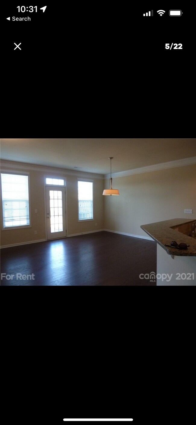 Foto del edificio - 9601 Camberley Ave NW
